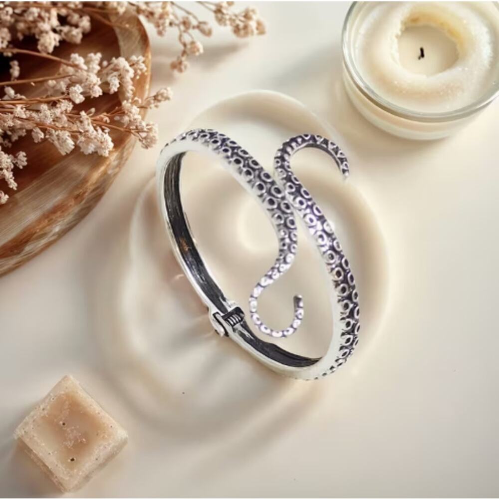 Silver Octopus Tentacle Bracelet Adjustable Ocean Animal Wrap Bangle Jewelry